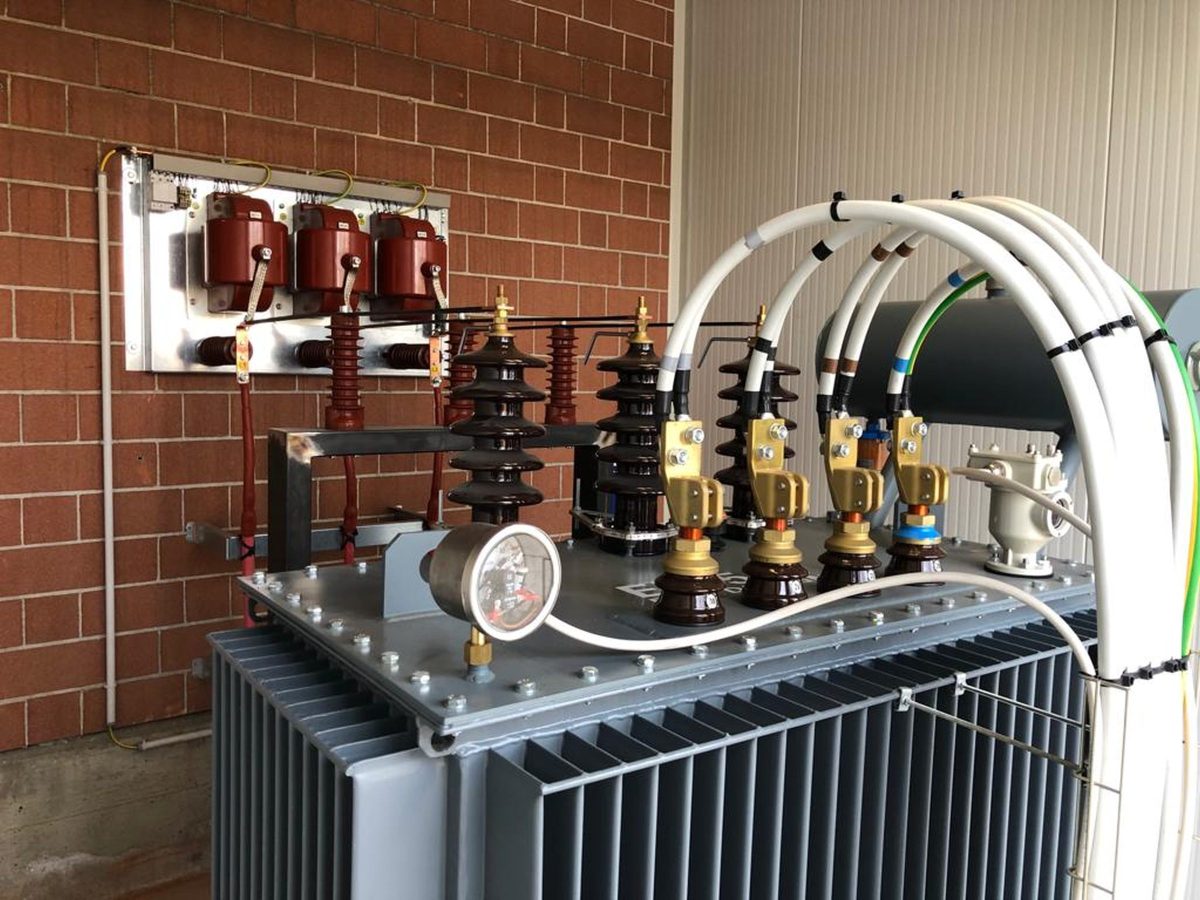 Cabina di trasformazione 250 kVA presso stabilimento officina meccanica