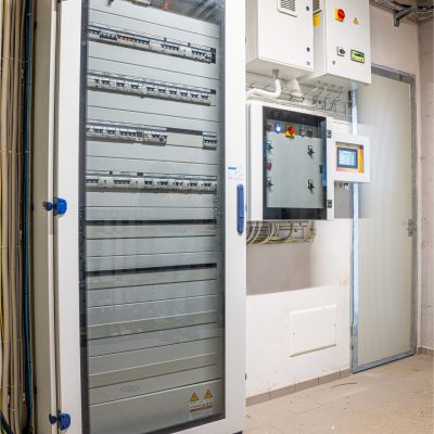 impianto-elettrico-stalla-allevamento-vacche-01
